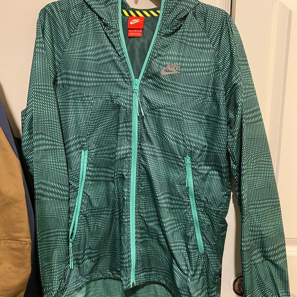 Nike wind breaker